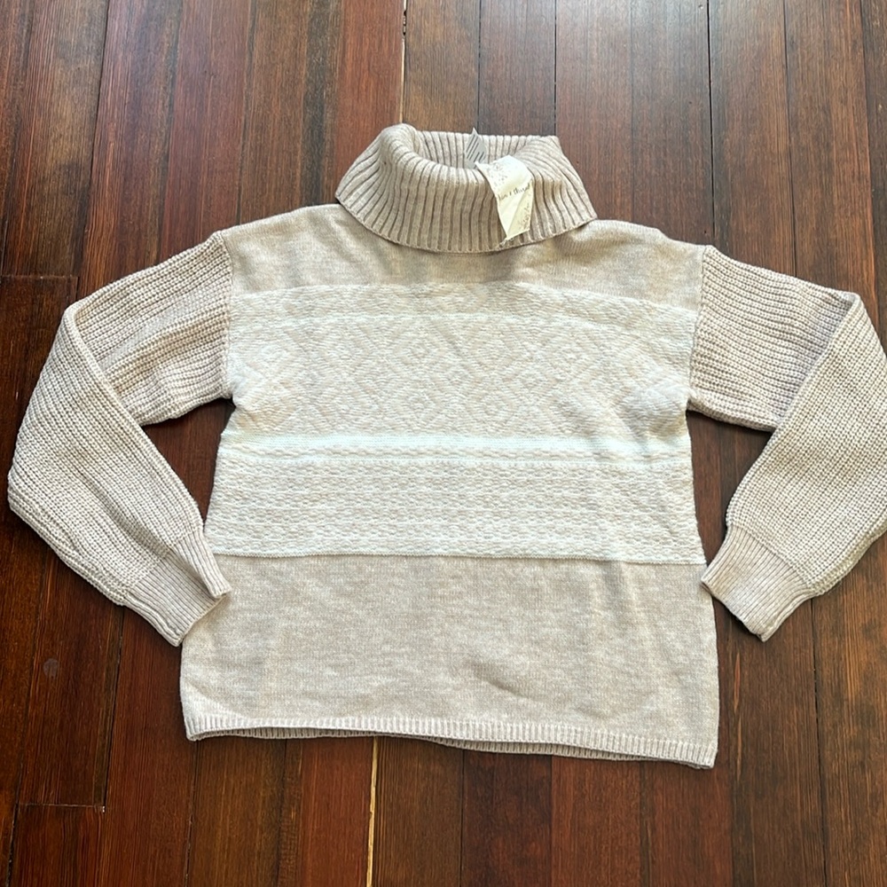 Hem & Thread turtleneck sweater NWT SMALL - Picture 2 of 6